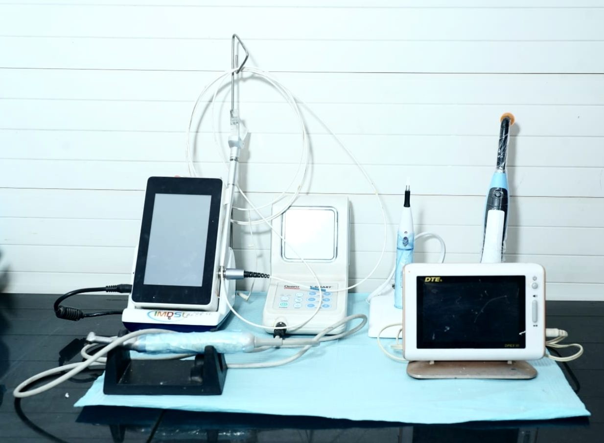 Advanced dental equipment at Marwaha Dental Clinic in Gurugram